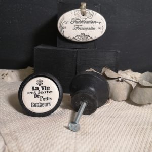 Bouton poignée meuble button handle tiroir porte artisanal original pub La Vie est faite de Petits Bonheurs couleur bois noir