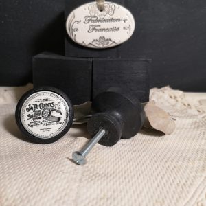 Bouton poignée meuble button handle tiroir porte artisanal original J.R. Coats couleur bois noir